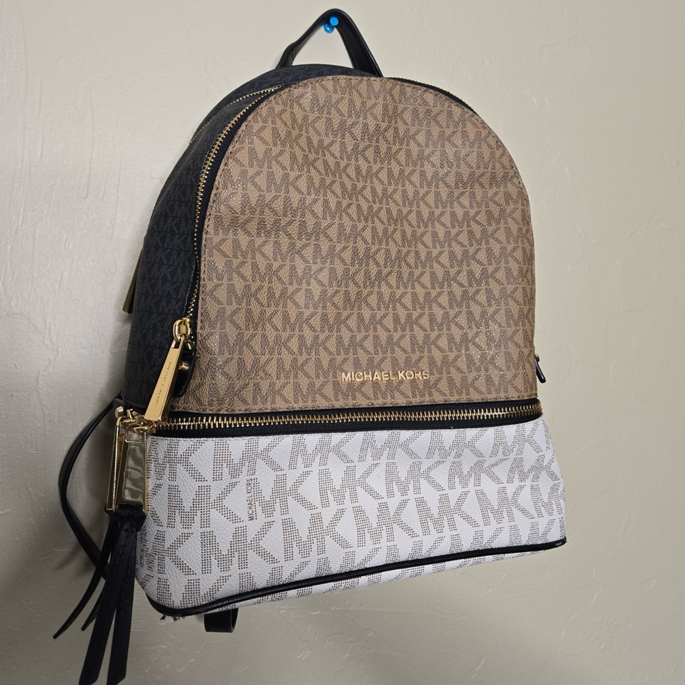 Michael Kors backpack - Picture 2 of 2